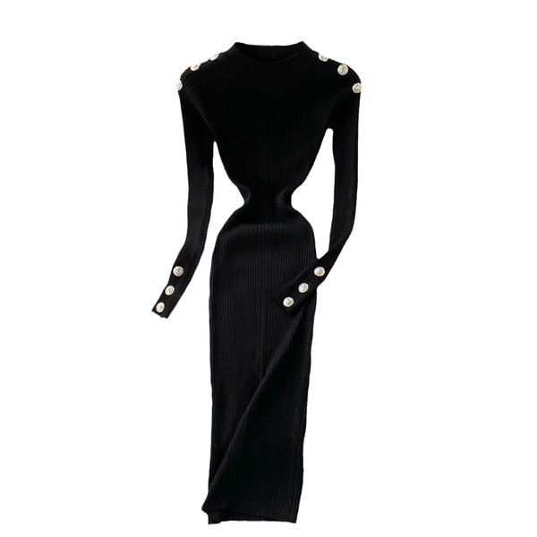 Női ruha ovális nyakkivágással és gombokkal