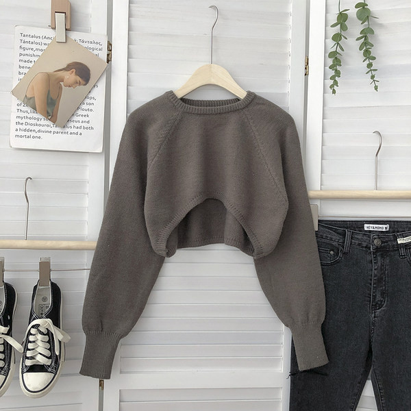 Széles női pulóver kerek nyakkivágással