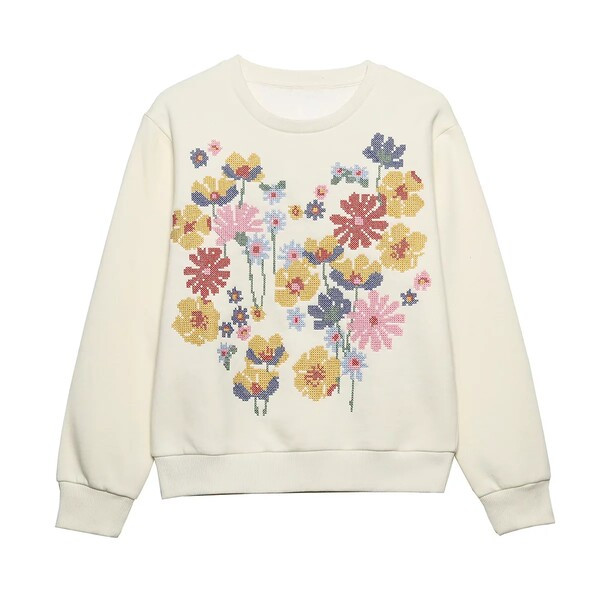 Női blúz virágos hímzéssel