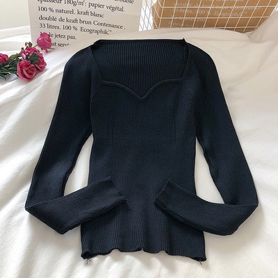 Alkalmi blúz négyzet alakú nyakkivágással