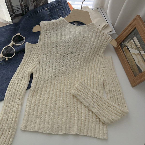 Naiste madala kraega ja paljaste õlgadega kampsun