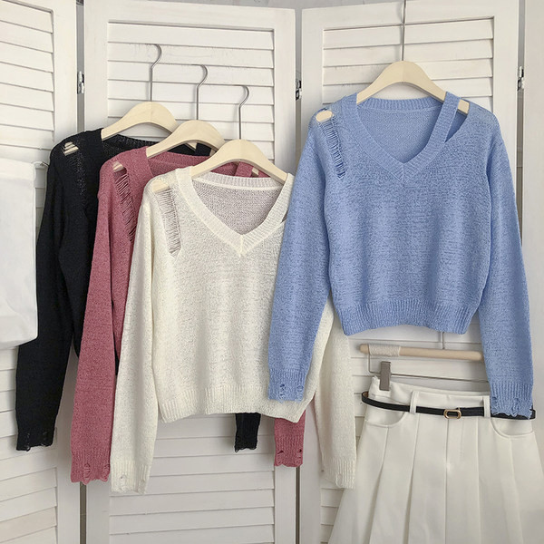 Női alkalmi pulóver hosszú ujjal és spitz nyakkivágással