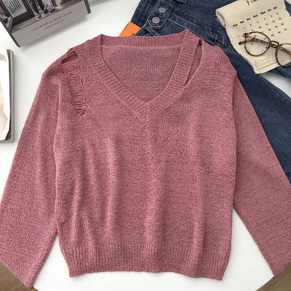 Női alkalmi pulóver hosszú ujjal és spitz nyakkivágással