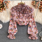 Pitsilise ja lillelise mustriga vabaaja särk