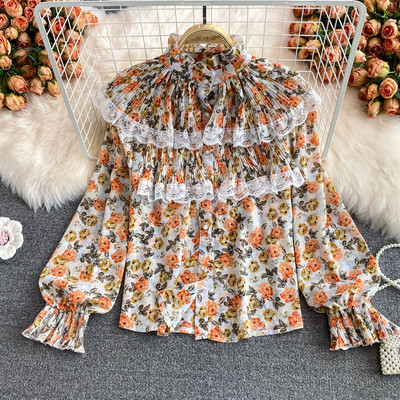 Pitsilise ja lillelise mustriga vabaaja särk