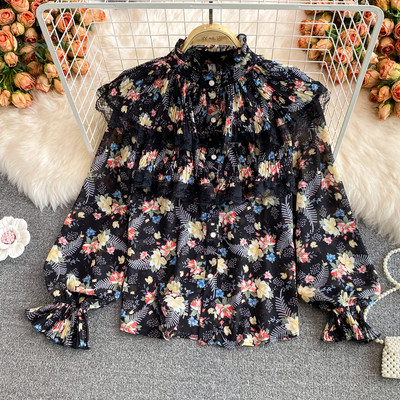 Pitsilise ja lillelise mustriga vabaaja särk