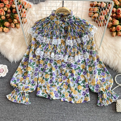 Pitsilise ja lillelise mustriga vabaaja särk