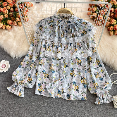 Pitsilise ja lillelise mustriga vabaaja särk