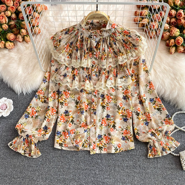 Pitsilise ja lillelise mustriga vabaaja särk