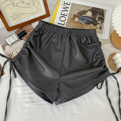 Alkalmi női bőr rövidnadrág fűzős