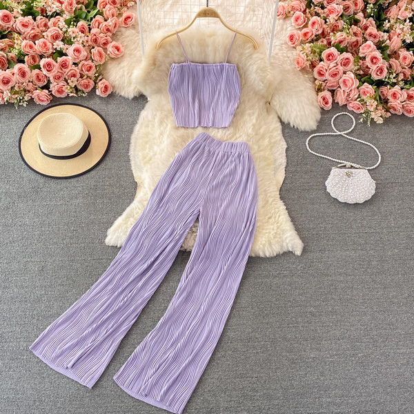 Naiste kaasaegne komplekt kahest osast erinevates värvides