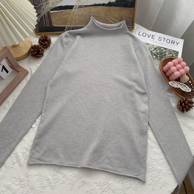 Női sima blúz alacsony gallérral