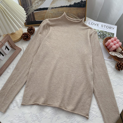 Női sima blúz alacsony gallérral