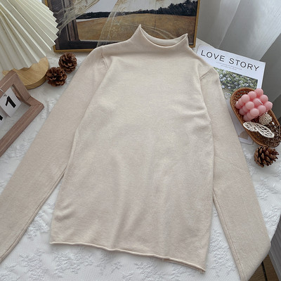 Női sima blúz alacsony gallérral