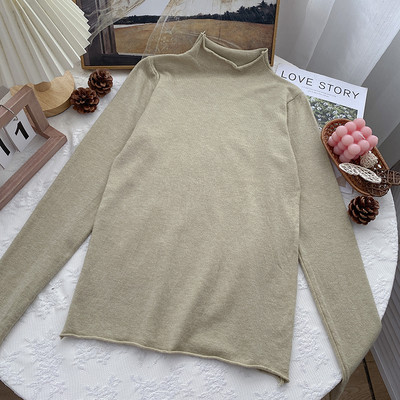 Női sima blúz alacsony gallérral