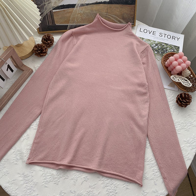 Női sima blúz alacsony gallérral