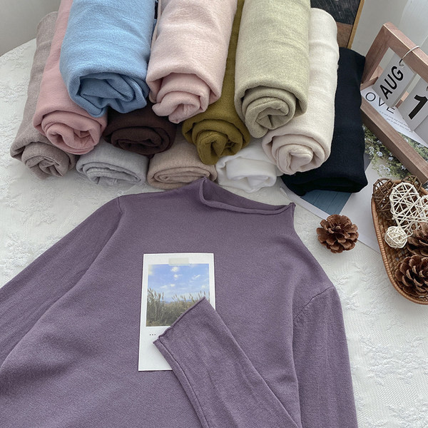 Női sima blúz alacsony gallérral