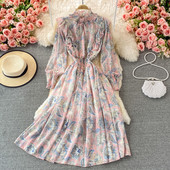 Elastse vöökoha ja lillemustriga naiste kleit - mitut värvi