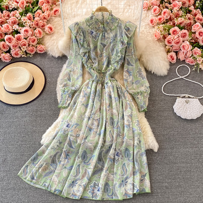 Elastse vöökoha ja lillemustriga naiste kleit - mitut värvi