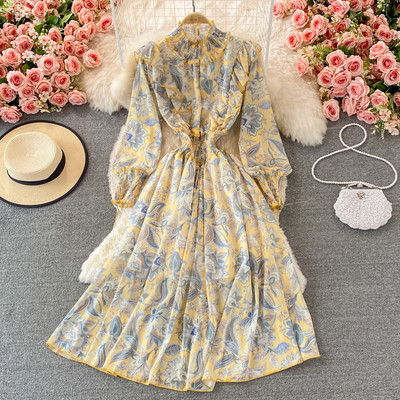 Elastse vöökoha ja lillemustriga naiste kleit - mitut värvi