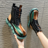 Alkalmi női csizma lapos talppal és fűzővel