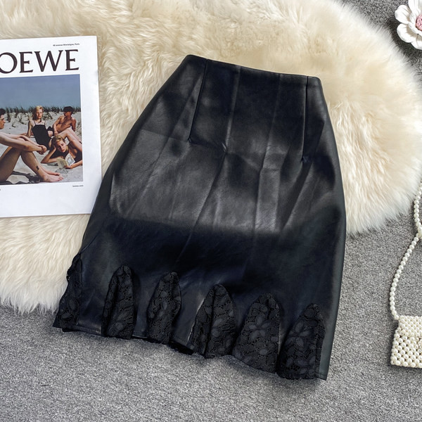 Női szoknya magas derékkal, fekete csipkével