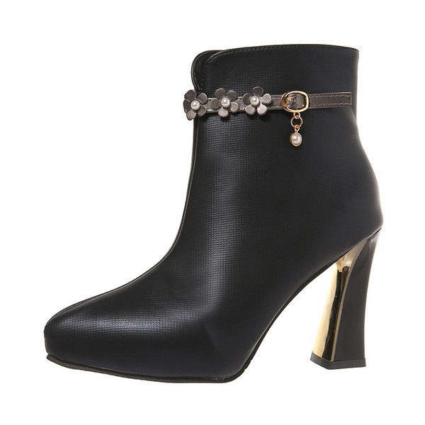 Stiilne pandlaga terava otsaga naiste saapad