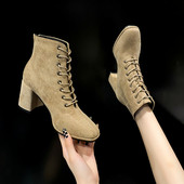 Modern női sarkú csizma és fűző eco velúrból