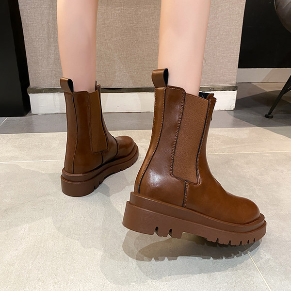 Naiste moodsad ökonahast saapad ees lukuga