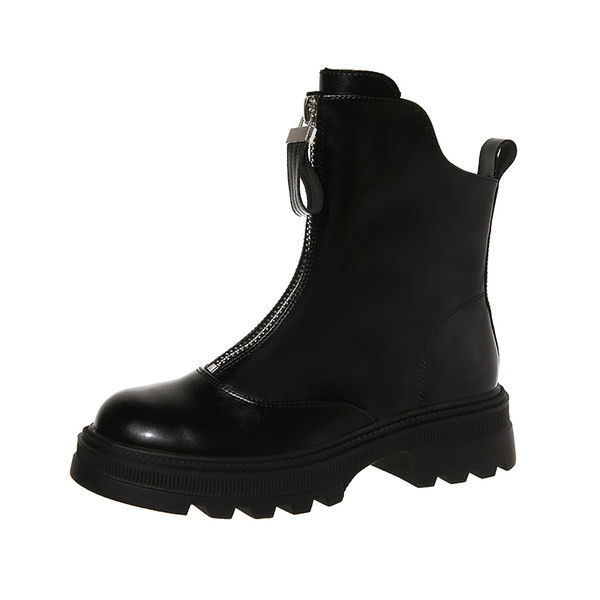 Stílusos női csizma lapos talppal, cipzárral és csattal