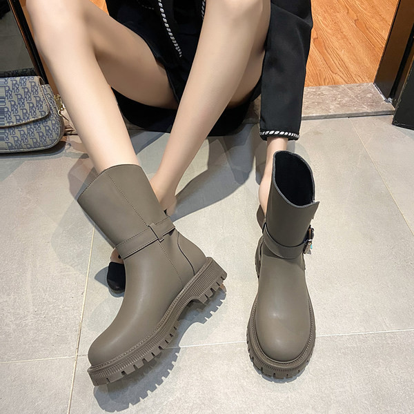 Naiste vabaaja saapad ökonahast luku ja pandlaga