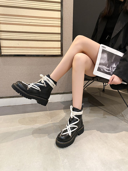 Aktuális női csizma eco bőrből, fűzővel