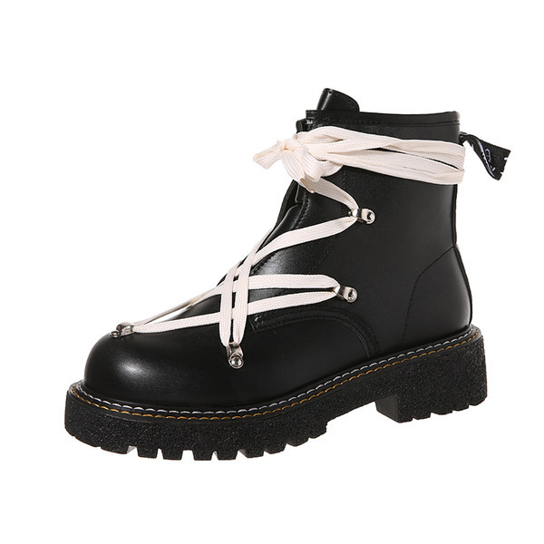 Aktuális női csizma eco bőrből, fűzővel