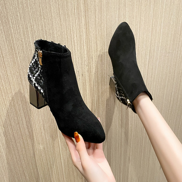 Stílusos női csizma öko velúrból, magas 7 cm-es sarokkal