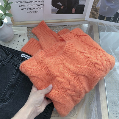 Γυναικείο πουλόβερ με οβάλ λαιμόκοψη - σε τρία χρώματα