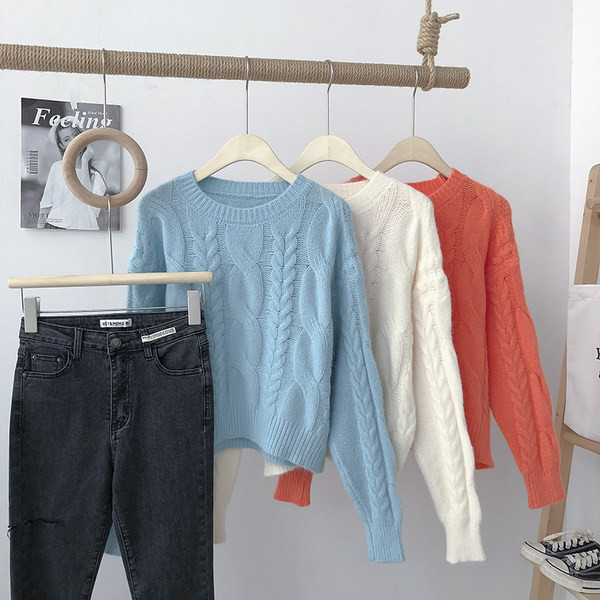 Γυναικείο πουλόβερ με οβάλ λαιμόκοψη - σε τρία χρώματα