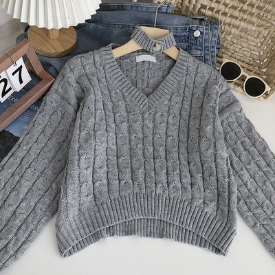 Επίκαιρο πουλόβερ με μακριά μανίκια και λαιμόκοψη spitz