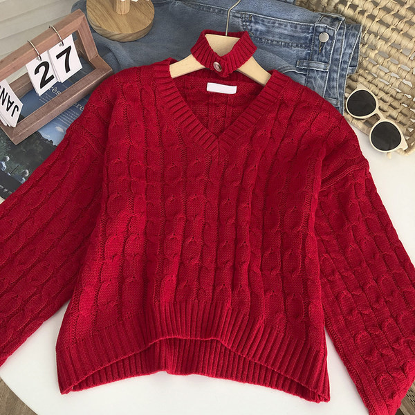 Επίκαιρο πουλόβερ με μακριά μανίκια και λαιμόκοψη spitz