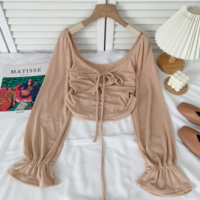 Új modell rövid női blúz kerek nyakkivágással és hosszú ujjal