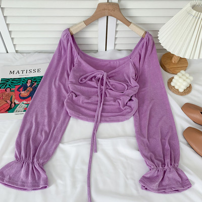 Új modell rövid női blúz kerek nyakkivágással és hosszú ujjal