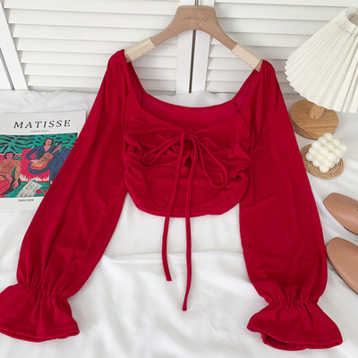 Új modell rövid női blúz kerek nyakkivágással és hosszú ujjal