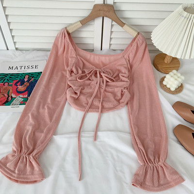 Új modell rövid női blúz kerek nyakkivágással és hosszú ujjal