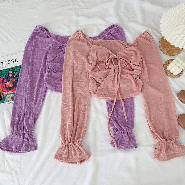 Új modell rövid női blúz kerek nyakkivágással és hosszú ujjal