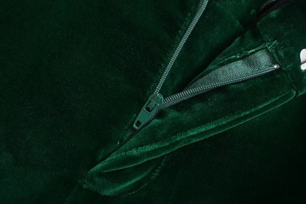 Női bársony nadrág új modellje zöld színben