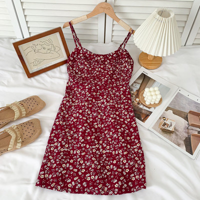 Novi model ženske kratke haljine sa tankim bretelama i cvjetnim uzorkom