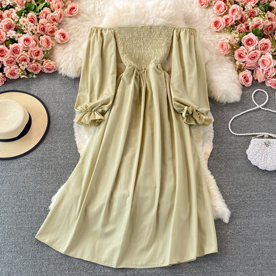 Ženska moderna haljina s elastičnim strukom i golim ramenima