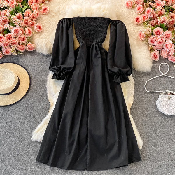 Ženska moderna haljina s elastičnim strukom i golim ramenima