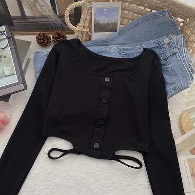 Alkalmi női blúz gombokkal