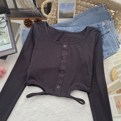 Alkalmi női blúz gombokkal