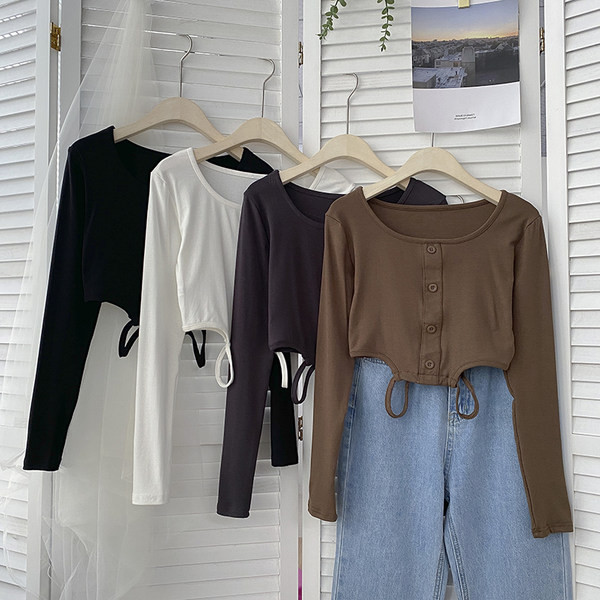 Alkalmi női blúz gombokkal